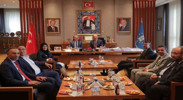 Bakan Bilginden Başkan Alim Işıka ziyaret