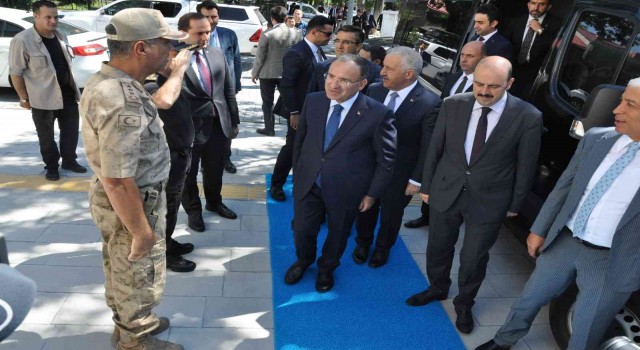 Bakan Bozdağ Karsta