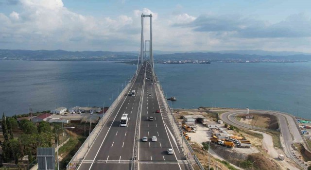 Bakan Karaismailoğlu: “Osmangazi Köprüsünde, 8 Temmuzda 80 bin 624 araç ile rekor kırıldı”