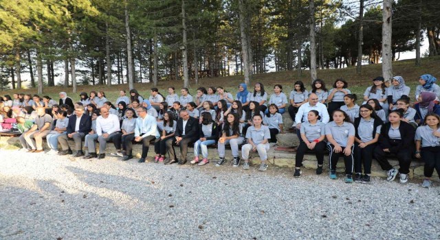 Bakan Kasapoğlu Atabey Gençlik Kampında gençlerle buluştu
