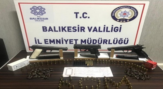 Balıkesirde 74 aranan şahsa operasyon