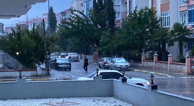 Balıkesirde dolu ve sağanak yağış etkili oldu
