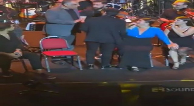 Balıkesirde Sibel Can konserinde olay