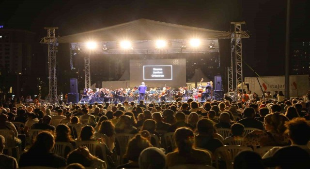 Başakşehir Millet Bahçesinden unutulmaz filmlerin müzikleri yükseldi