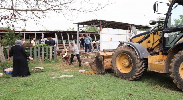 Başiskelede kurban atıkları toplandı