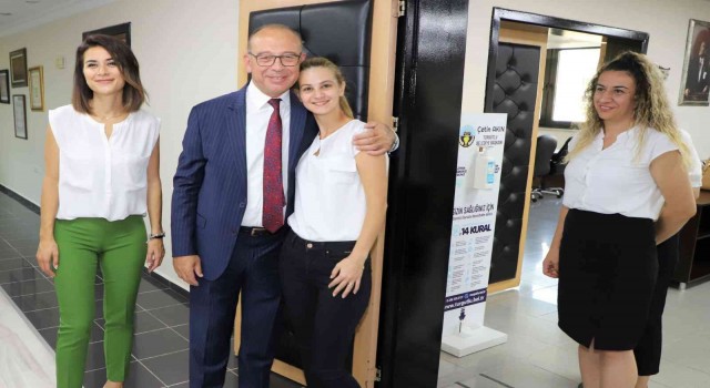 Başkan Akından personeline sıcak bayramlaşma