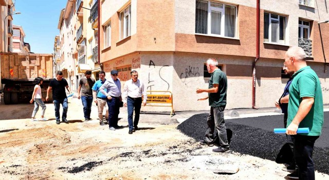 Başkan Ataç yol ve kaldırım çalışmalarını yerinde inceledi