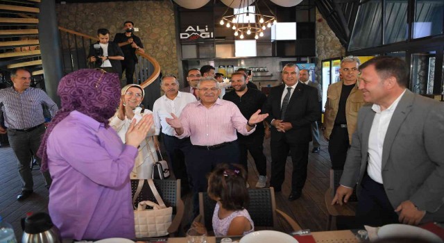 Başkan Büyükkılıç çocukluk günlerini yeniden yaşadı