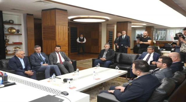 Başkan Büyükkılıç, Kayseri OSBnin yeni yönetimini ağırladı