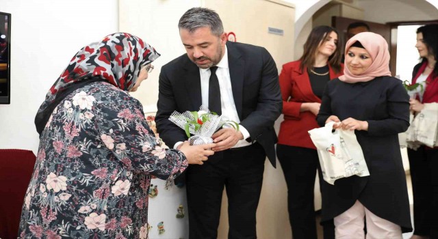 Başkan Çetinin ilk bayram ziyareti huzurevine