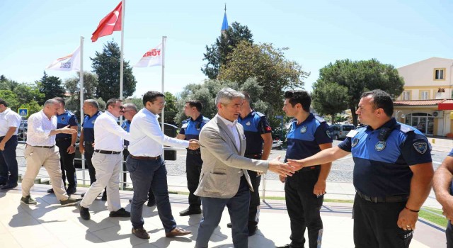 Başkan Oktay, personelle bayramlaştı