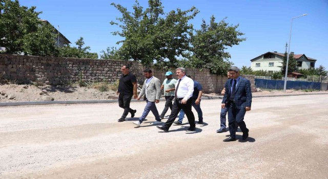 Başkan Palancıoğlu, Erenköydeki asfalt çalışmalarını inceledi