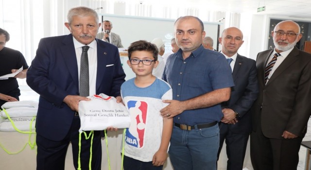 Başkan Sarı açıkladı: Genç dostu şehir ödüllü Amasyada mahallelere 17 semt sahası kurulacak