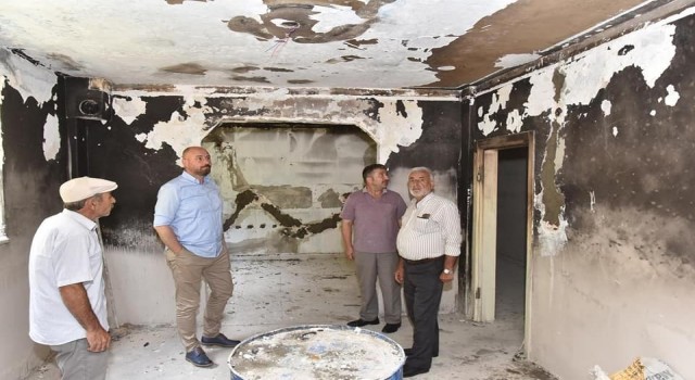 Başkan Togardan yangında evi hasar gören aileye destek