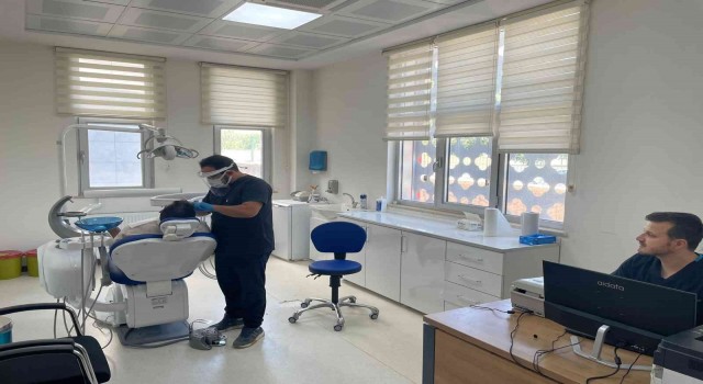 Batmanda yapımı tamamlanan ağız ve diş merkezi hizmete açıldı
