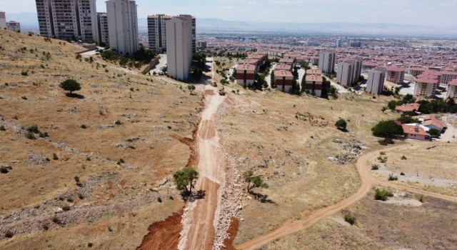 Battalgazide yeni yol açma çalışmaları sürüyor