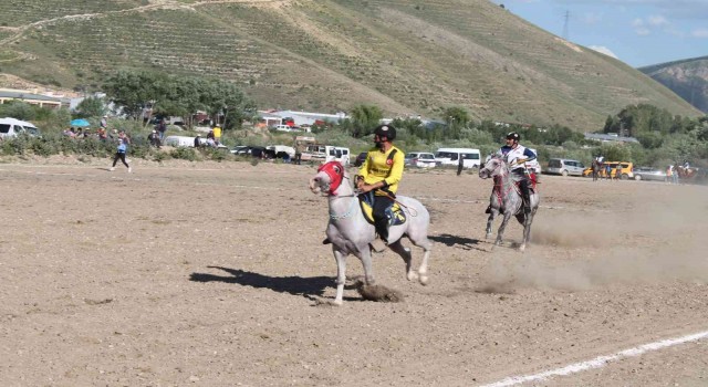 Bayburtta düşe kalka cirit