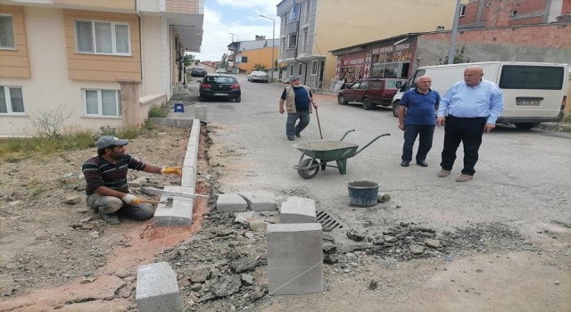 Bayburtta eski kaldırımlar yenileniyor