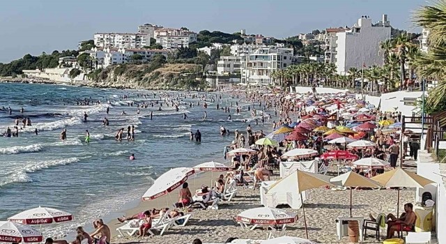 Bayram bitti ancak Kuşadasında yoğunluk devam ediyor