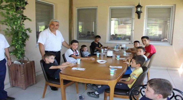 Belediye Başkanı Çalışkan, Yaz Kuran Kursu öğrencileriyle yemekte buluştu