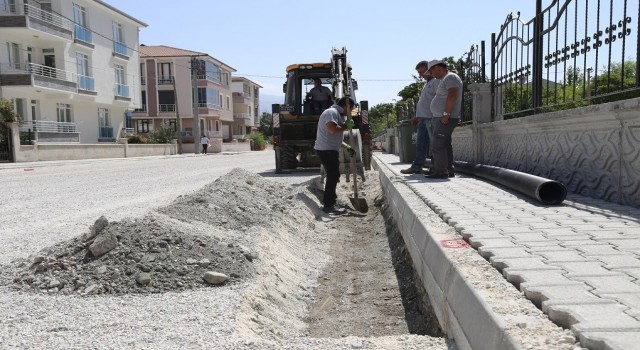 Belediye ekipleri çalışmalarına devam ediyor
