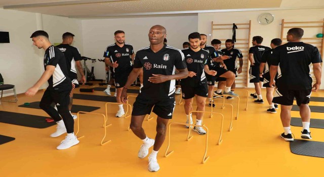 Beşiktaş, salonda çalıştı