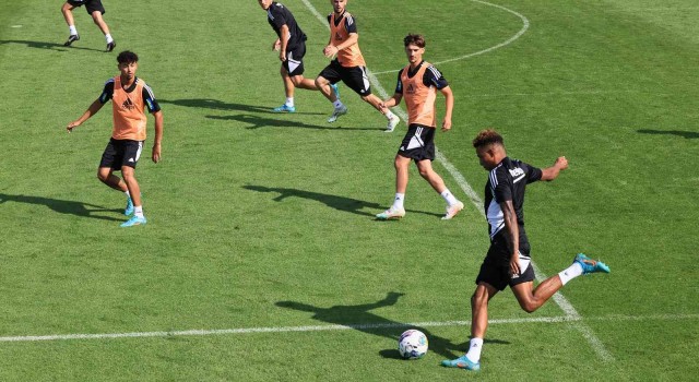 Beşiktaş yeni sezon hazırlıklarını sürdürüyor