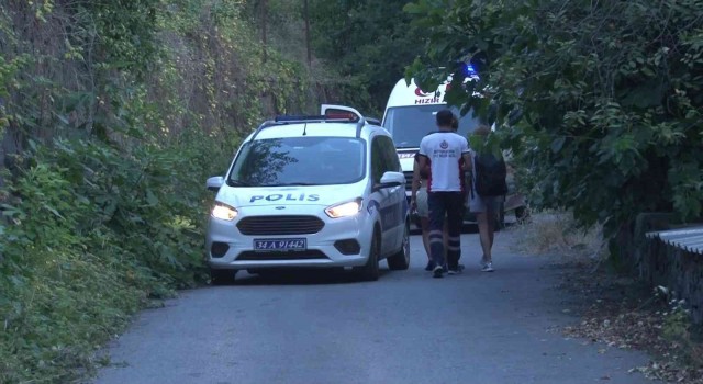 Beykozda 2 katlı binanın çatısı alevlere teslim oldu