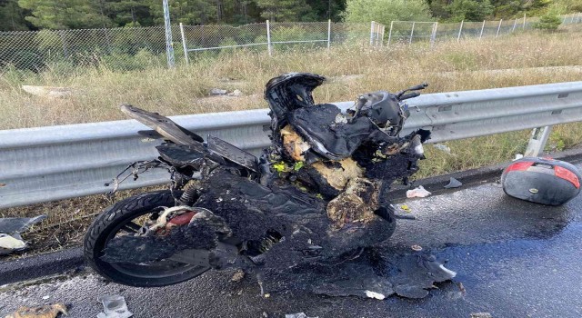 Beykozda emniyet şeridindeki minibüse çarpan motosiklet patladı: 1 yaralı