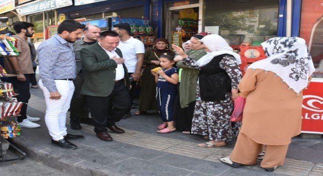 Beyoğlu, esnaf ve vatandaşların bayramını kutladı