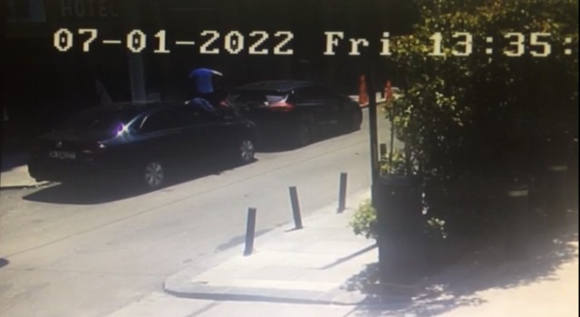 Beyoğlunda Fransız turist kaldığı otelin 8inci katından aşağıya düştü