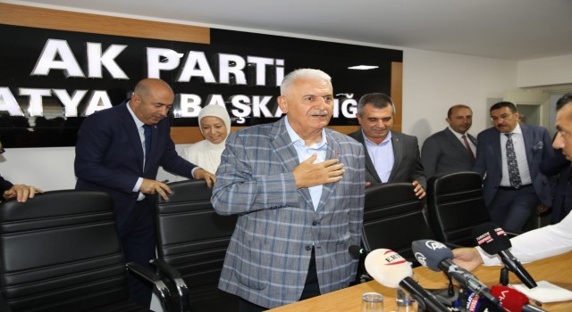 Binali Yıldırım: Vesayetlerle, darbelerle bir şey elde edemeyenler yeni bir arayış içerisindeler