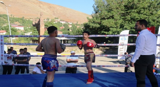 Bitliste Uluslararası Muay Thai maçları düzenlendi