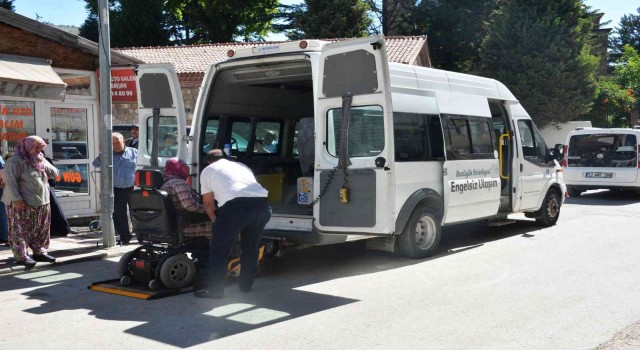 Bozüyük Belediyesinden Engelliler Derneği üyelerine ulaşım desteği