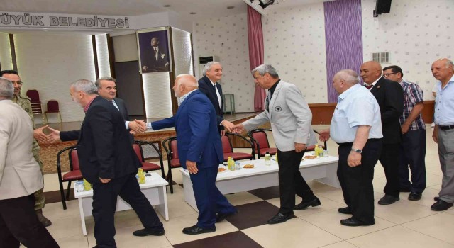 Bozüyükte protokol ve vatandaşlar arefe gününde bayramlaştı