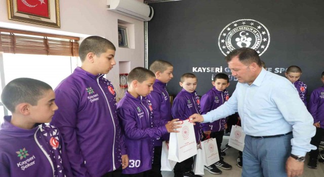Bünyanlı Basketbolculardan Ali İhsan Kabakcıya ziyaret