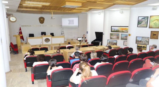 Burhaniye Belediye personeline Uyuşturucu ile Mücadele Semineri