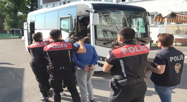 Bursada fuhuş operasyonunda gözaltına alınan 10 kişi adliyeye sevk edildi