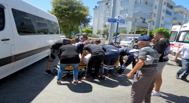 Bursada kavşaktaki kazada faciadan dönüldü