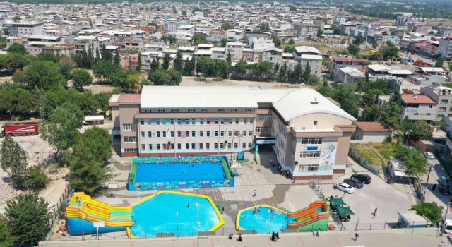 Bursada okul bahçeleri tatil köyüne dönüştü
