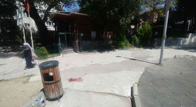 Bursada şikayetinden vazgeçmeyen muhtara kurşun yağdırdı