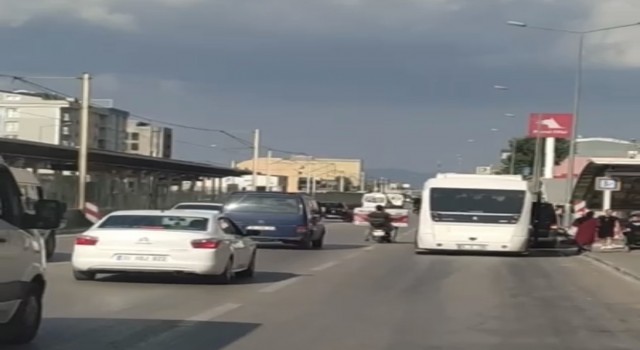 Bursada trafikte yaşanan tehlike anlar kameralarda