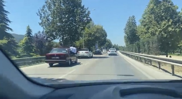 Bursada trafikteki tehlikeli anlar kameralarda
