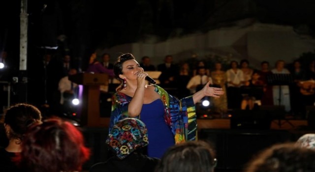 Bursalılar Esra İçöz ile çoştu