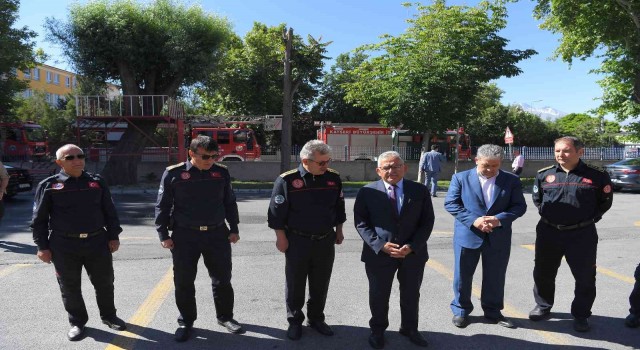 Büyükkılıç itfaiye erlerini karşıladı
