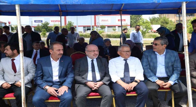 Büyükkılıç, Tomarzada yurt temeli attı, dikimevinde incelemede bulundu