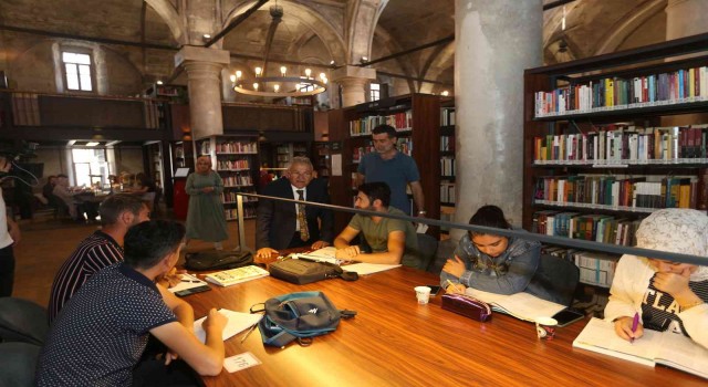 Büyükkılıçtan Kayseri Şehir Kütüphanesine ziyaret