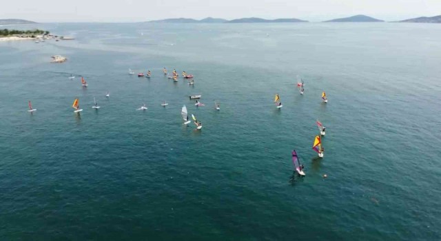 Caddebostan plajında denize giren vatandaş: Benim için Bodrum da burası Yalıkavak da burası