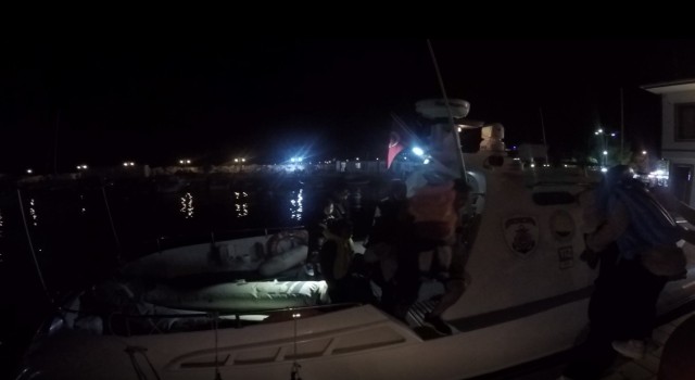 Çanakkale açıklarında 9 düzensiz göçmen kurtarıldı