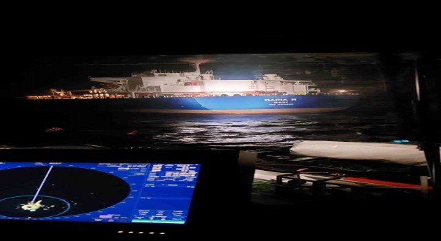 Çanakkale Boğazında arızalanan gemi kurtarıldı